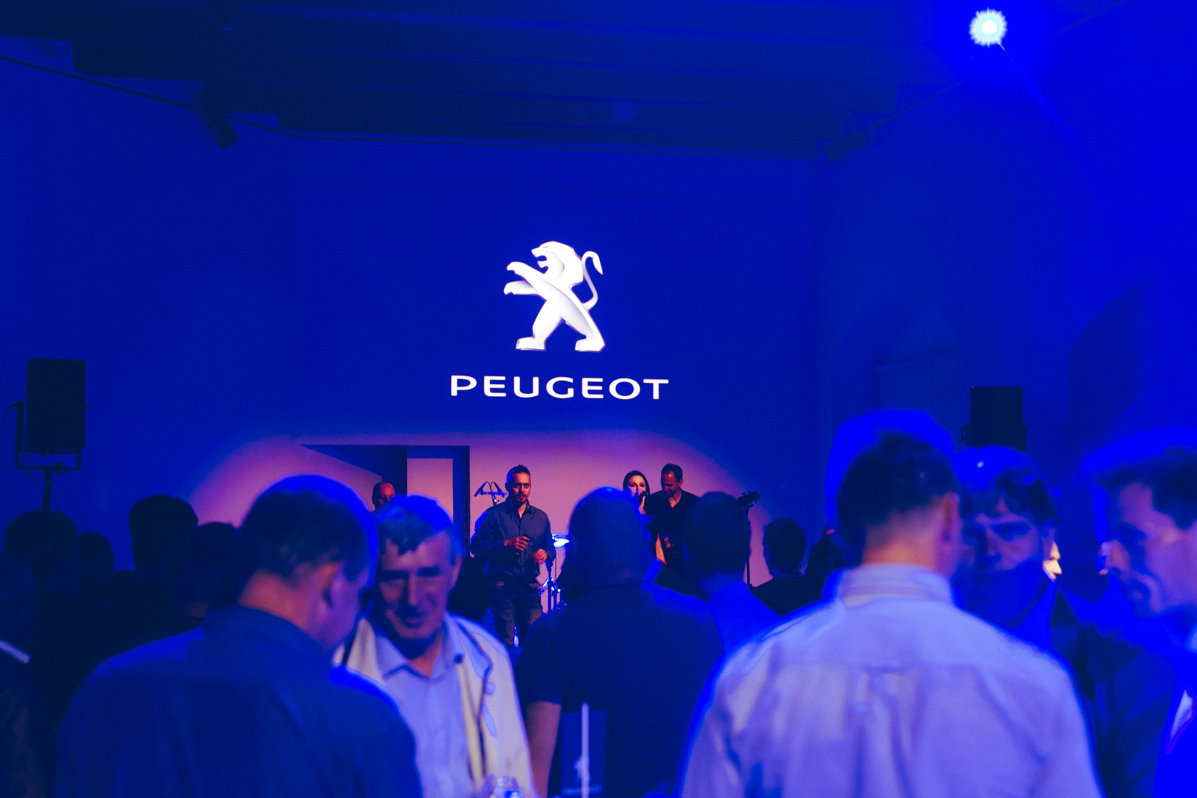 Specializirana agencija za organizacijo dogodkov, kreativnih marketinških konceptov in priprave stra - projekti/Paideia-Events-Peugeot-