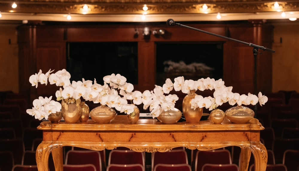 V ljubljanski Operi se je v začetku leta 2019 prvič odvila poroka. Usodni da sta dahnila podjetni - Paideia-Events-Poroka-Senka-Halebic