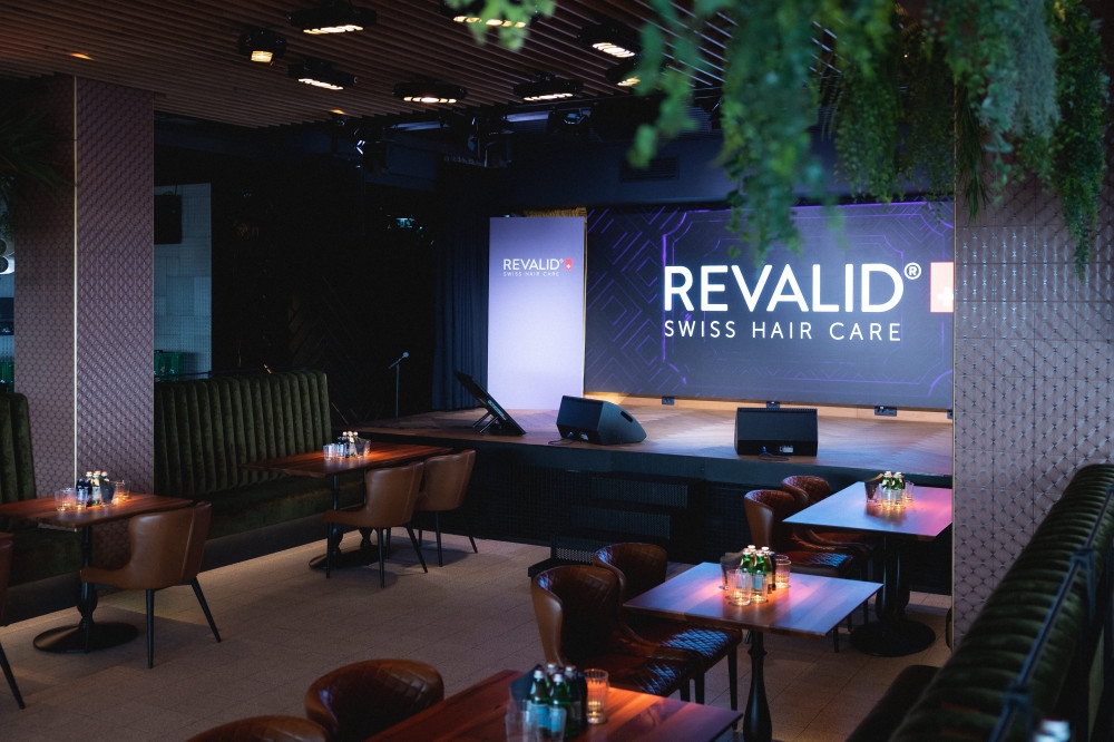 Predstavitev novih izdelkov podjetja Revalid v restavraciji NEBO v Ljubljani. Organizacija dogodka Paideia Events.