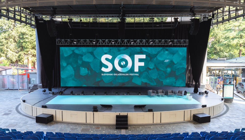 Junija 2023 se je v Avditoriju v Portorožu odvijal že tradicionalni 32. SOF. Letošnja rdeča nit S - paideia_events_32sof_007-1687178943