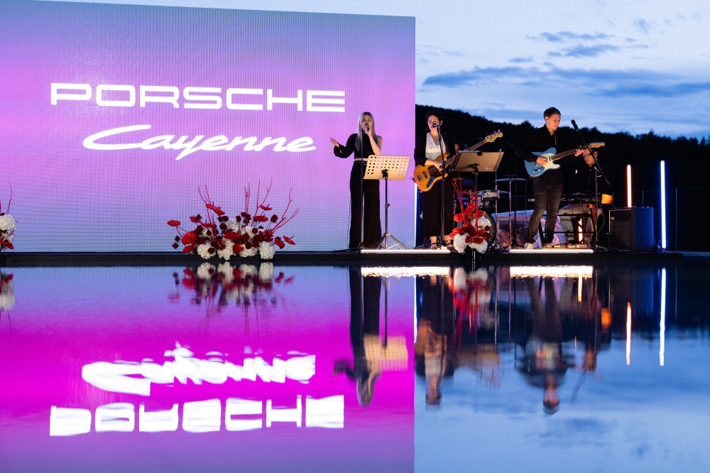 V idiličnem Motovunu, na Roxanich vinogradu, smo za povabljene goste Porsche organizirali predsta - porsche_cayenne/porsche-cayenne---r