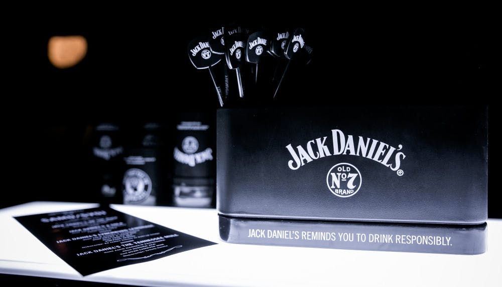 Jack Daniel’s je v sklopu projekta Samo-svoj tokrat za en večer v svojo družbo povabil Aleša Uran - projekti/Jack-12.11.2015---Photo-Zi