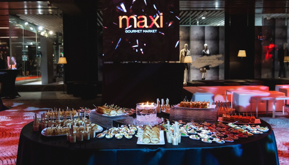 Maxi je v oktobru odprl vrata prenovljenega celotnega notranjega in zunanjega ambienta svojega sa - projekti/Paideia-Events-Maxi-gourme