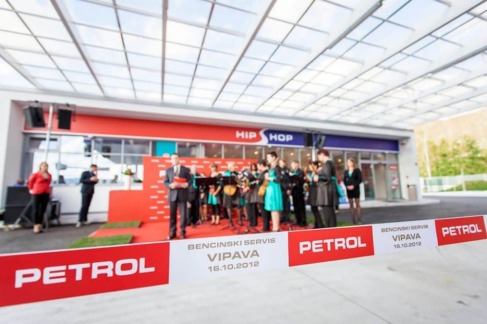 Ob otvoritvi novega bencinskega servisa v Vipavi smo doprinesli, da je bila ta zares nekaj posebn - projekti/Paideia-Events-Otvoritev-n