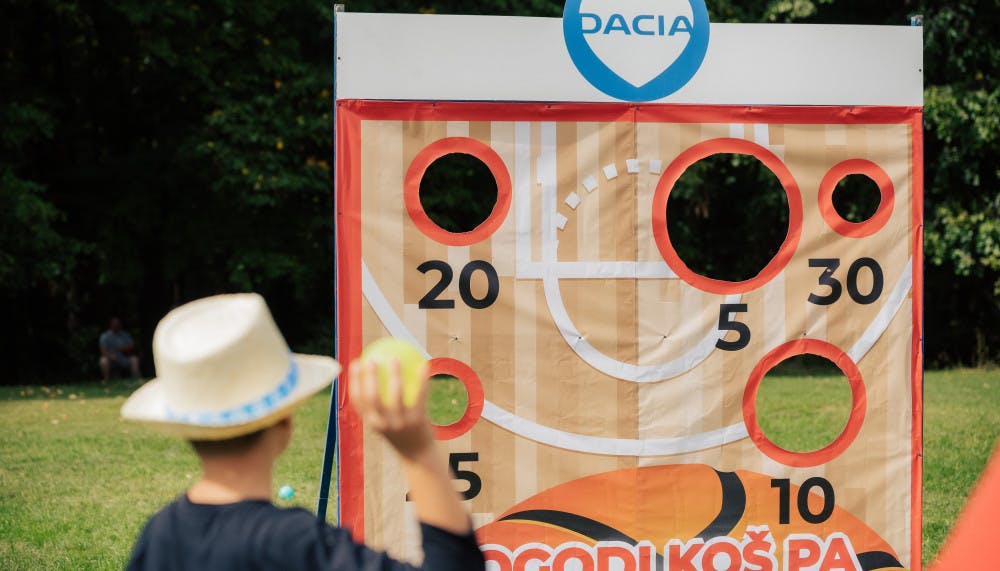 Serijo družinskih piknikov Dacia smo zaključili v Srbiji, kjer je piknik obiskalo kar 1100 ljudi. - projekti/Paideia-Events-Dacia-BG-20