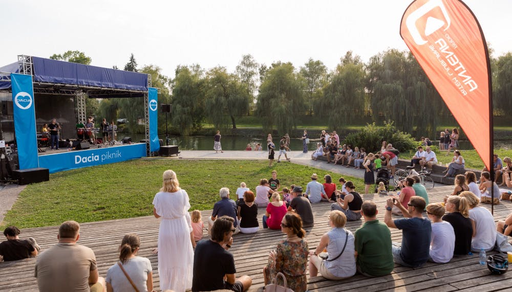 Organizacija prvega Dacia družinskega piknika v regiji v parku Špica. Organizacija prireditev Paideia Events.