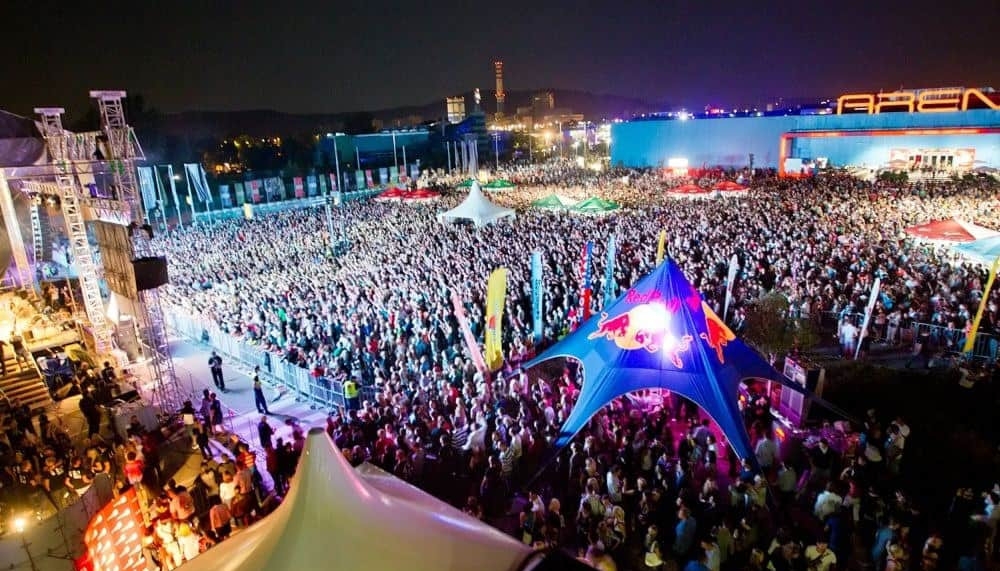 Enodnevni festival glasbe, športnih izzivov in zabave je letos prvič potekal na kar dveh odrih. P - projekti/Paideia-Events-Ritem-Mlado